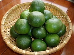 2.きれいな青ミカンだけを選びました